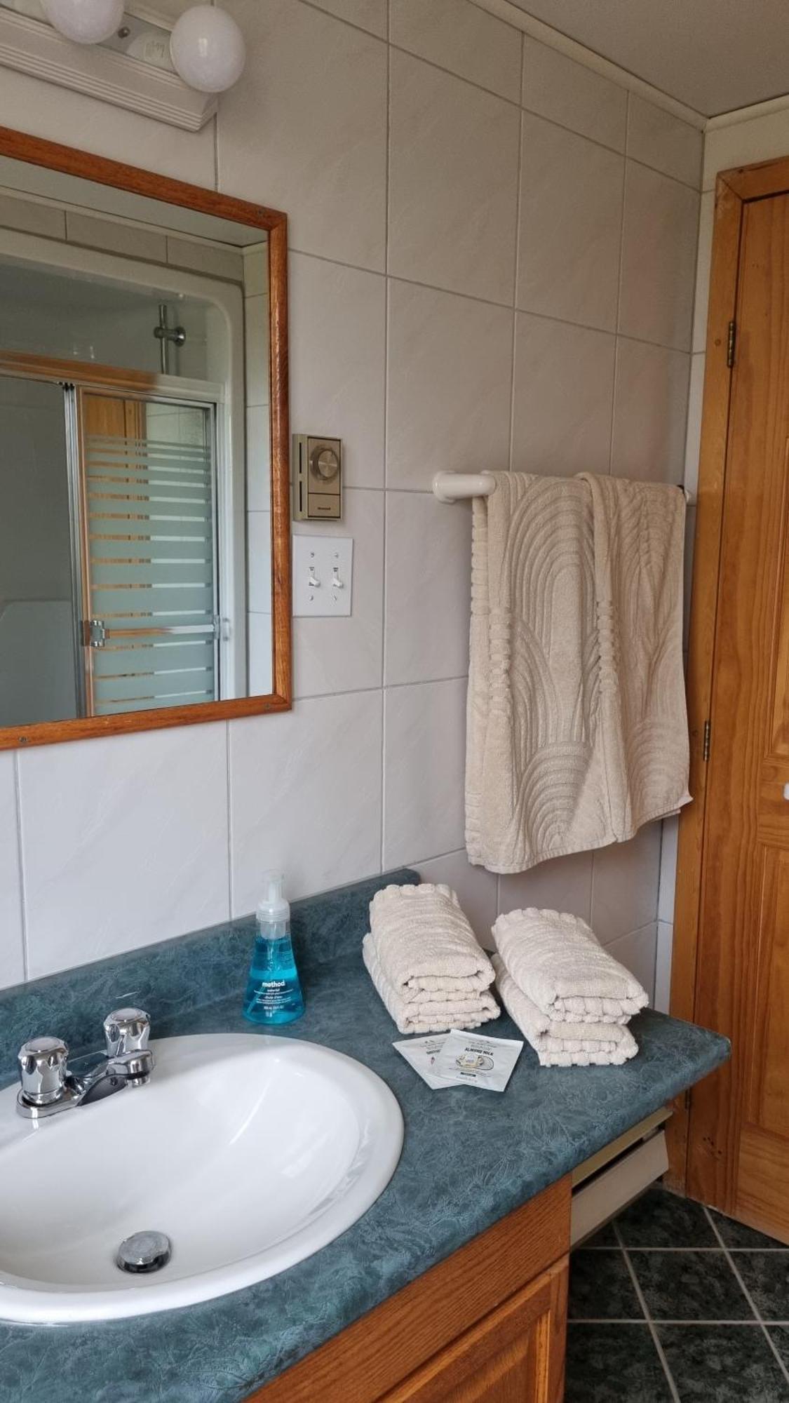 Oceanfront Apartments Port Dufferin Екстер'єр фото
